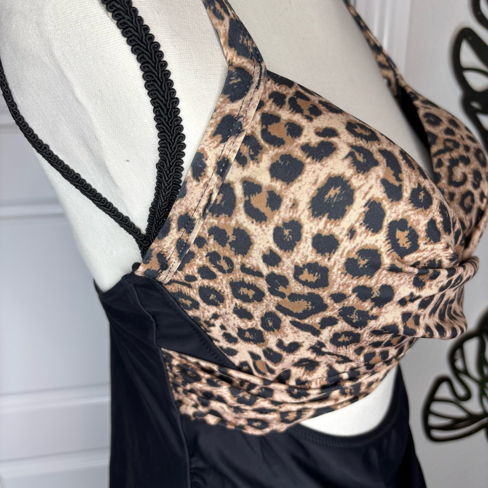 Super Cute Cutout One Piece Swimsuit with Tummy Control - Picture 8 of 16